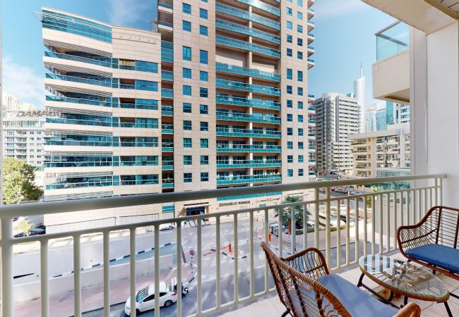 Apartment in Dubai - Waterfront 1 Bedroom apartment in Westside Marina