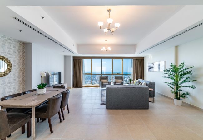Apartment in Dubai - 3 Bedroom Executive Condo, MBK Tower next to Dubai Downtown