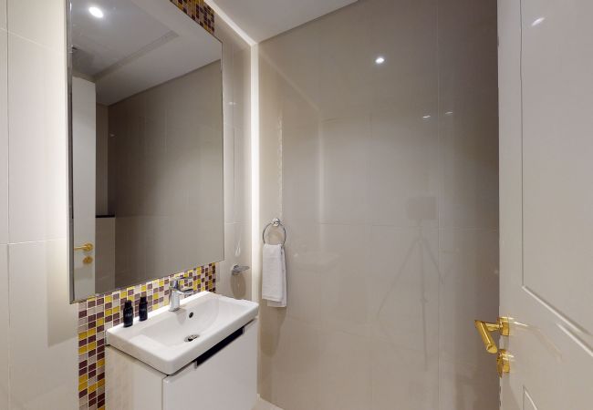 Apartment in Dubai - Modern Sophisticated 3BR Apartmet in Upper Crest Downtown