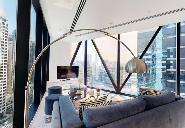 Apartment in Dubai - Huge & Upscale 2BR in Business Bay w/ Burj Khalifa View