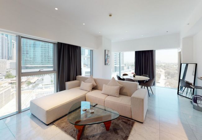 Apartment in Dubai - Bright and Airy One Bedroom Apartment in Central Park