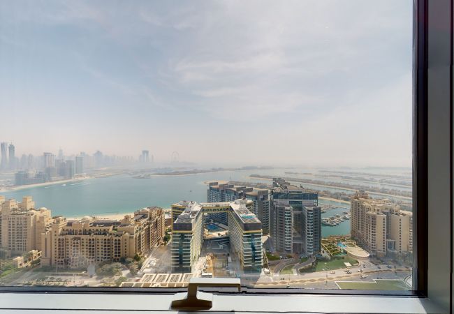 Apartment in Dubai - 1 Bed in Palm with Spectacular Views