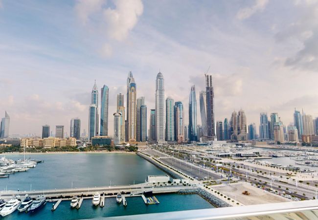 Apartment in Dubai - Lovely & Huge Beachfront 3BR with Yacht Club and Marina Seaview