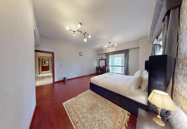 Apartment in Dubai - Gorgeous 3-Bedroom Apt with Maid's Room in JBR