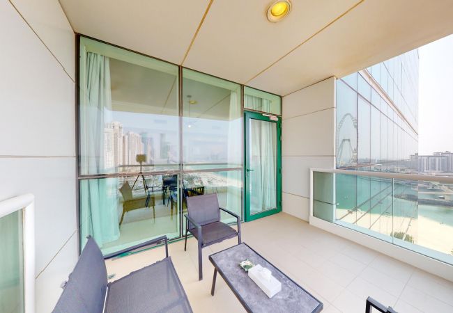 Apartment in Dubai - Stylish 2-Bedroom Apartment in JBR, Perfect for Enjoying the Ocean Vistas.