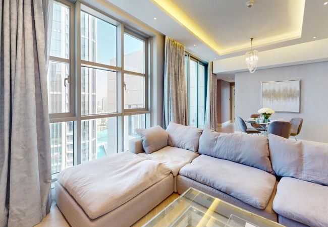 Apartment in Dubai - Iconic 3 Bedroom apartment in Downtown with Burj Khalifa View