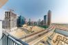 Apartment in Dubai - Modern 1 Bedroom Apartment with Skyline Views in Business Bay