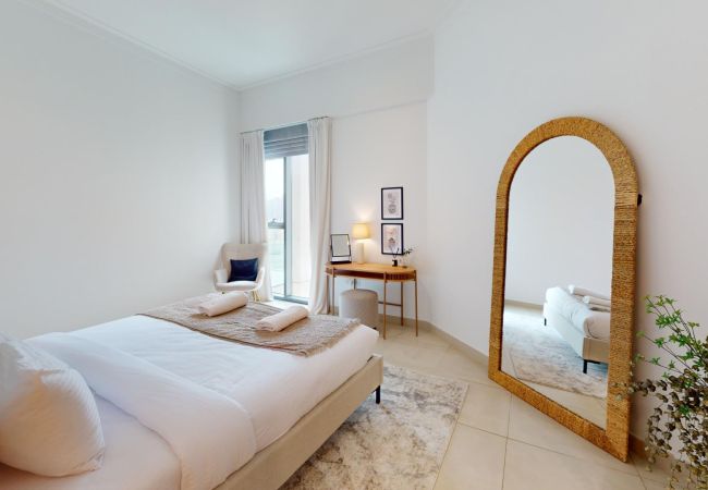  in Dubai - Stunning and modern 1-Bedroom Retreat in Vida Residence, Emirates Hills